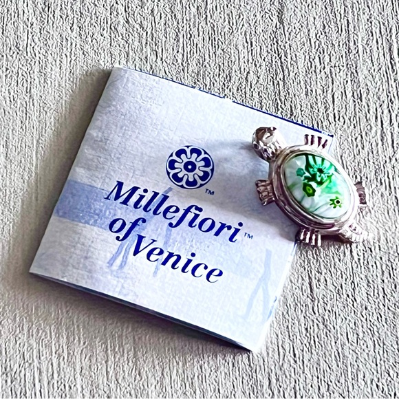 Vintage Murano Green and White Turtle Millefiori Pendant - Picture 2 of 4